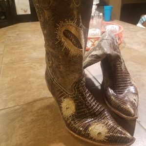 Corral boots